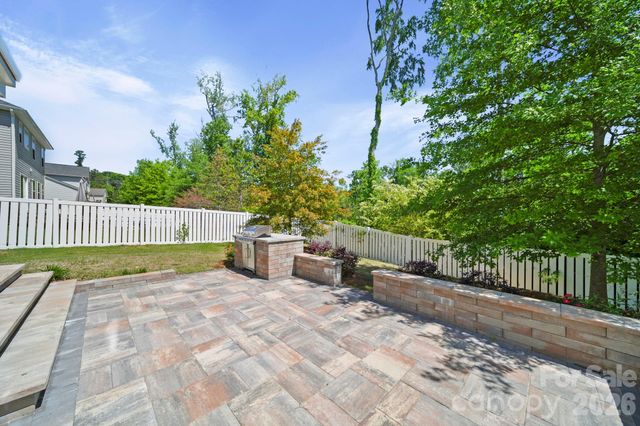 1406 Kings Grove Drive, York, SC 29745
