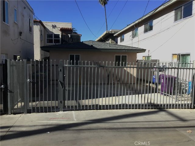 128 W 9th Street, Long Beach, CA 90813