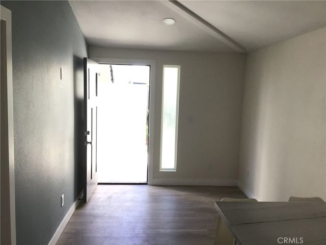 128 W 9th Street, Long Beach, CA 90813