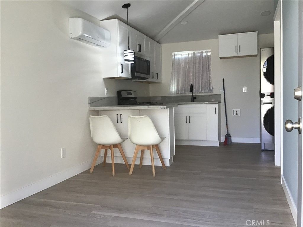 128 W 9th Street, Long Beach, CA 90813