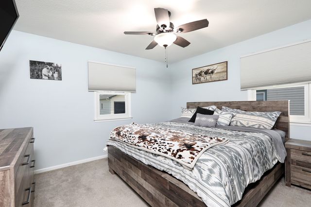 2705 E 40th Court, Des Moines, IA 50317