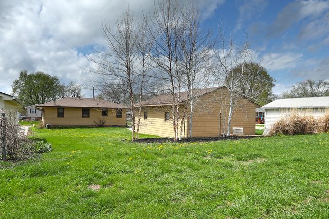 2705 E 40th Court, Des Moines, IA 50317