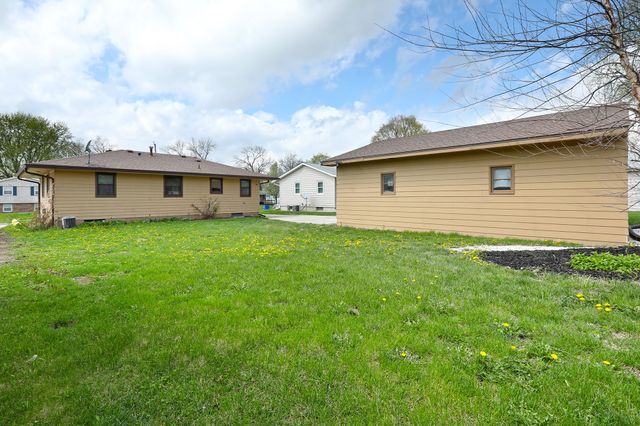 2705 E 40th Court, Des Moines, IA 50317