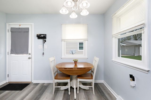 2705 E 40th Court, Des Moines, IA 50317