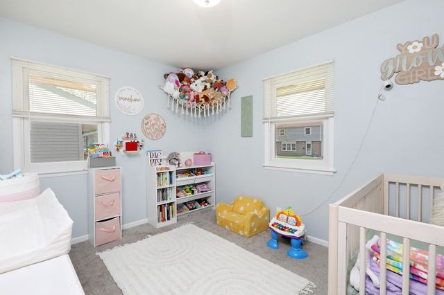 2705 E 40th Court, Des Moines, IA 50317