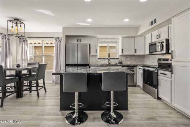 3324 E BROOKWOOD Court, Phoenix, AZ 85048