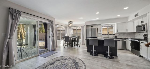 3324 E BROOKWOOD Court, Phoenix, AZ 85048