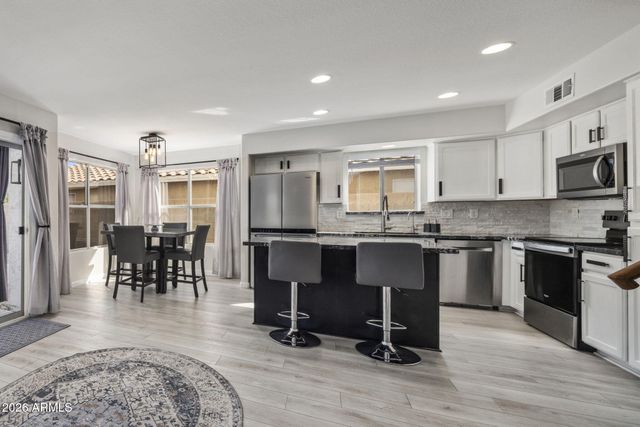 3324 E BROOKWOOD Court, Phoenix, AZ 85048