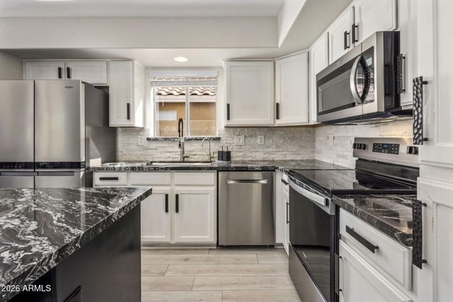 3324 E BROOKWOOD Court, Phoenix, AZ 85048