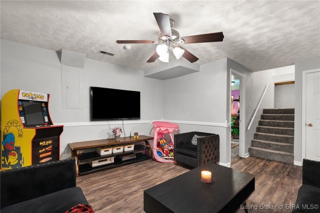 3202 Childers Drive, Jeffersonville, IN 47130