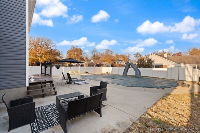 3202 Childers Drive, Jeffersonville, IN 47130