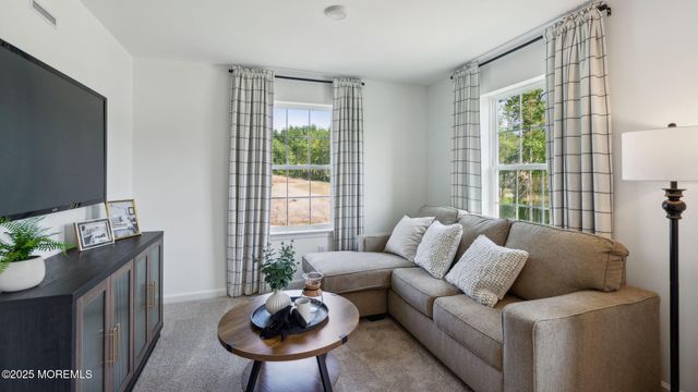 10 E Garfield Avenue, Atlantic Highlands, NJ 07716