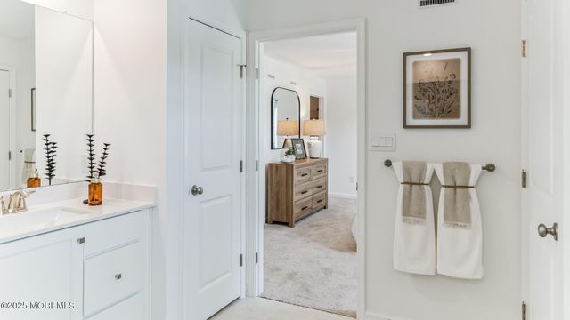 10 E Garfield Avenue, Atlantic Highlands, NJ 07716