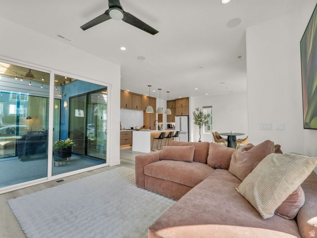 11609 S DORIAN DR, South Jordan, UT 84009