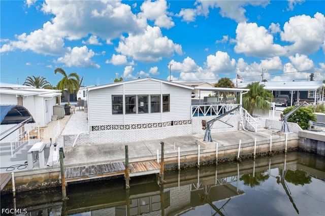 3032 Bounty LN, St James City, FL 33956