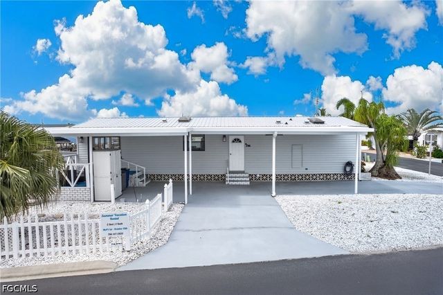 3032 Bounty LN, St James City, FL 33956