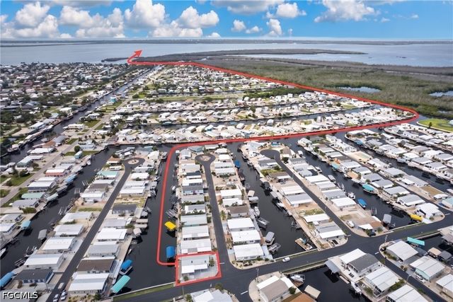 3032 Bounty LN, St James City, FL 33956