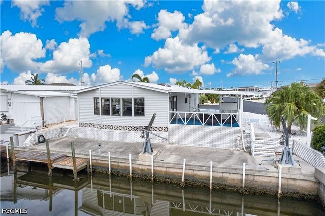 3032 Bounty LN, St James City, FL 33956