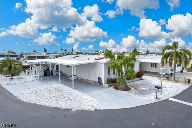 3032 Bounty LN, St James City, FL 33956