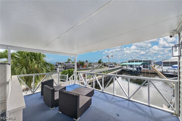3032 Bounty LN, St James City, FL 33956