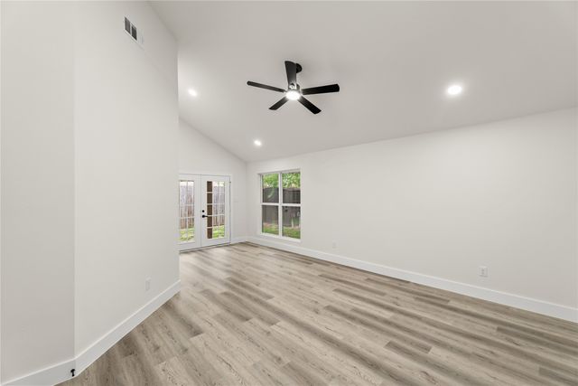 114 Hollywood Drive, Glenn Heights, TX 75154
