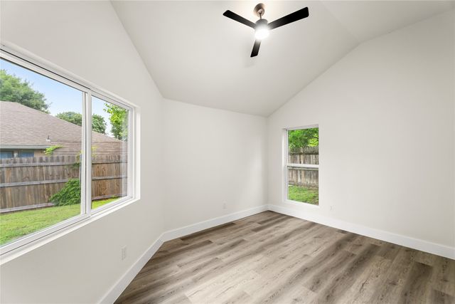 114 Hollywood Drive, Glenn Heights, TX 75154