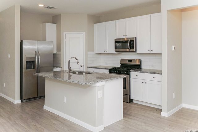 1204 Treehouse, New Braunfels, TX 78130