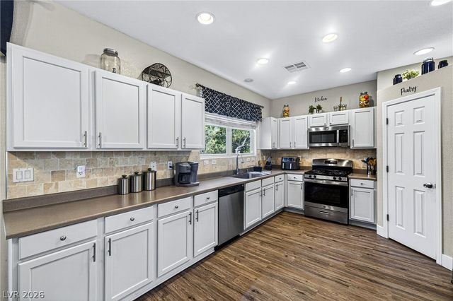 8796 Salvestrin Point Avenue, Las Vegas, NV 89148