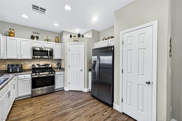 8796 Salvestrin Point Avenue, Las Vegas, NV 89148