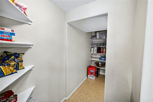 8796 Salvestrin Point Avenue, Las Vegas, NV 89148