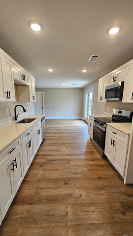 2212 S 19th Street, Paragould, AR 72450