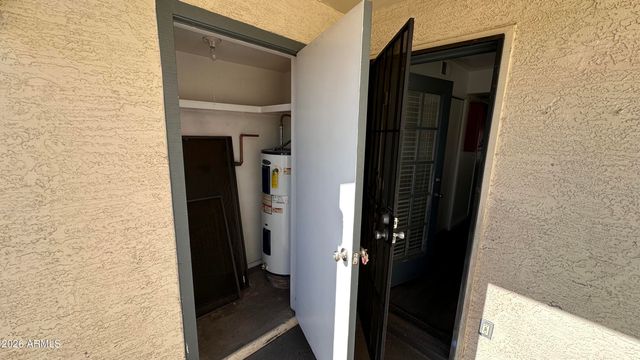 7801 N 44TH Drive, Glendale, AZ 85301