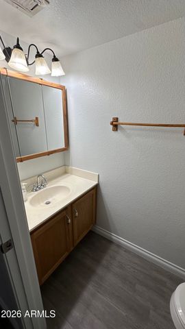 7801 N 44TH Drive, Glendale, AZ 85301