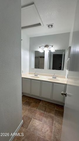 7801 N 44TH Drive, Glendale, AZ 85301