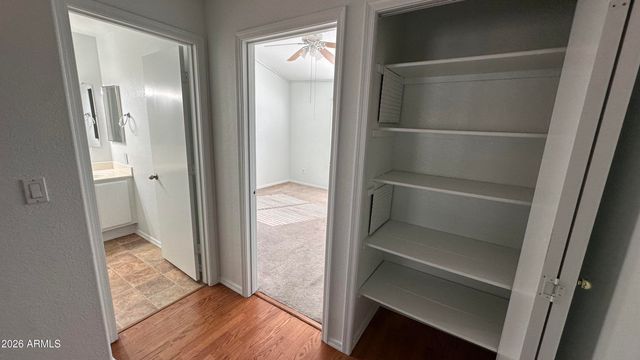 7801 N 44TH Drive, Glendale, AZ 85301