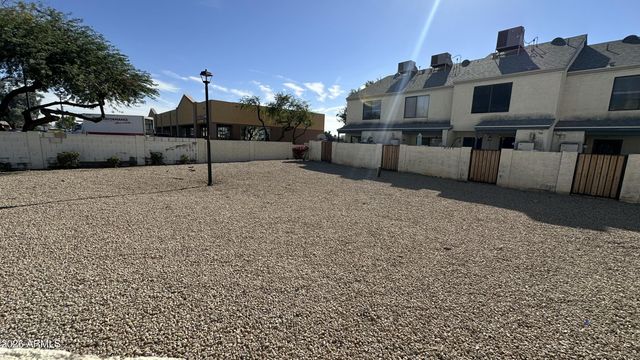 7801 N 44TH Drive, Glendale, AZ 85301