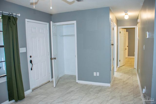 6514 Oakcrest Rd, Milton, FL 32570