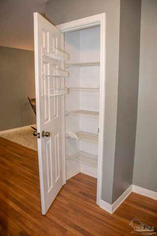 6514 Oakcrest Rd, Milton, FL 32570