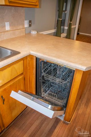 6514 Oakcrest Rd, Milton, FL 32570