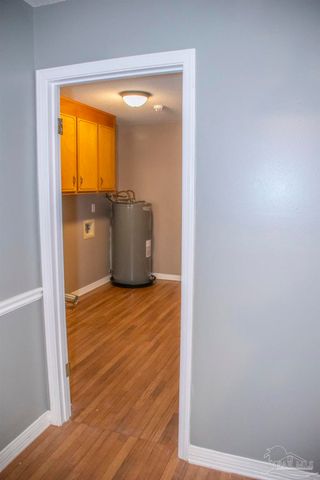 6514 Oakcrest Rd, Milton, FL 32570