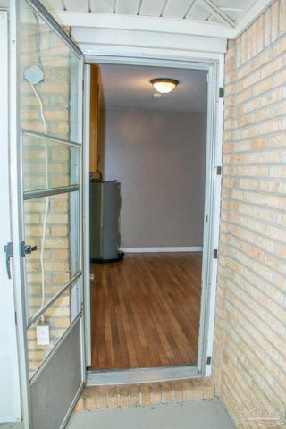 6514 Oakcrest Rd, Milton, FL 32570