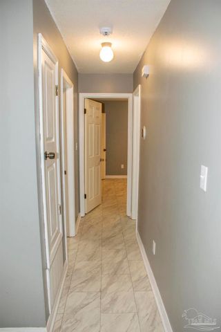 6514 Oakcrest Rd, Milton, FL 32570