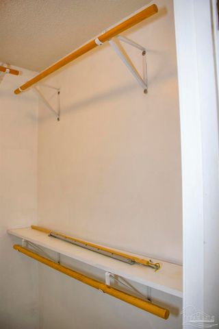 6514 Oakcrest Rd, Milton, FL 32570