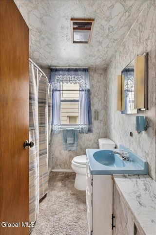 32 Bonheim Street, Albany, NY 12204