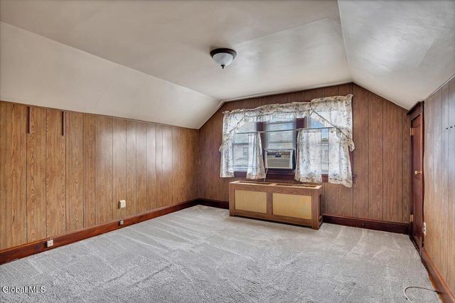 32 Bonheim Street, Albany, NY 12204