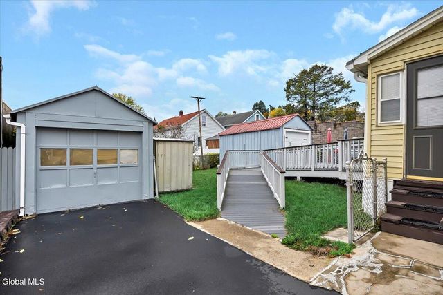 32 Bonheim Street, Albany, NY 12204