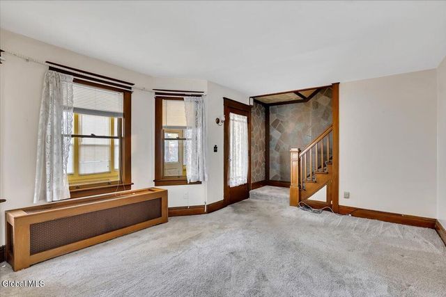 32 Bonheim Street, Albany, NY 12204