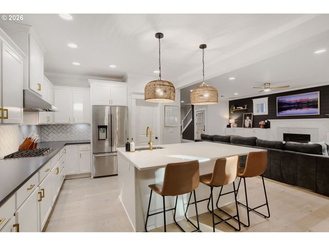 15463 Nw DOMINION Dr, Portland, OR 97229