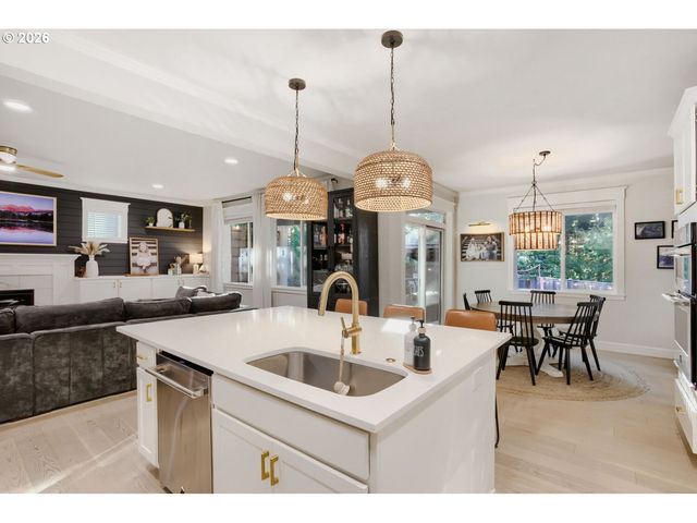 15463 Nw DOMINION Dr, Portland, OR 97229