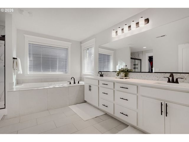 15463 Nw DOMINION Dr, Portland, OR 97229